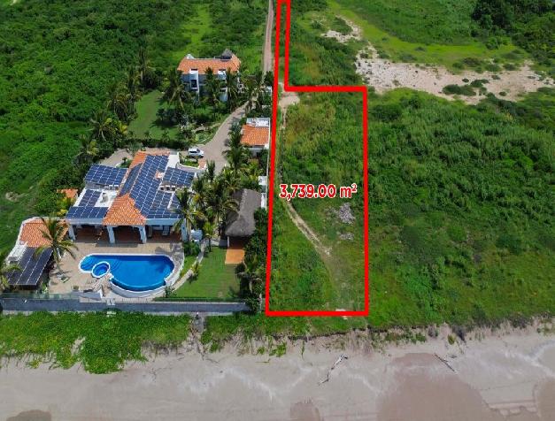 Lote GRANDE frente a la Playa en Mazatlán