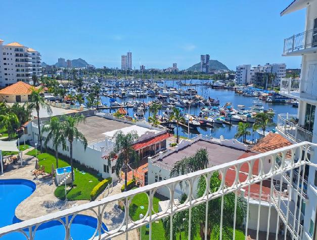 Condominio con vista a la marina PUESTA DEL SOL Amueblado y equipado.